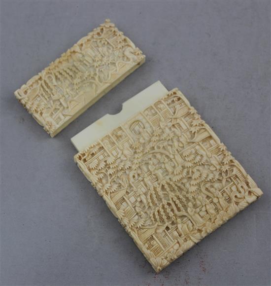 A Chinese export ivory card case, 19th century, 11.5cm.